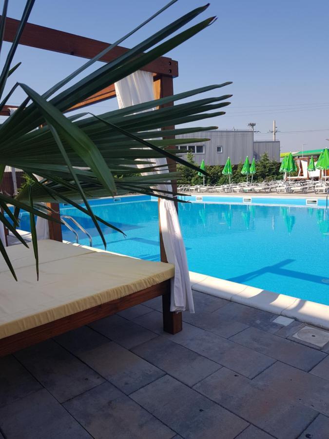 Hotel Coral Valea Lupului  Exterior foto